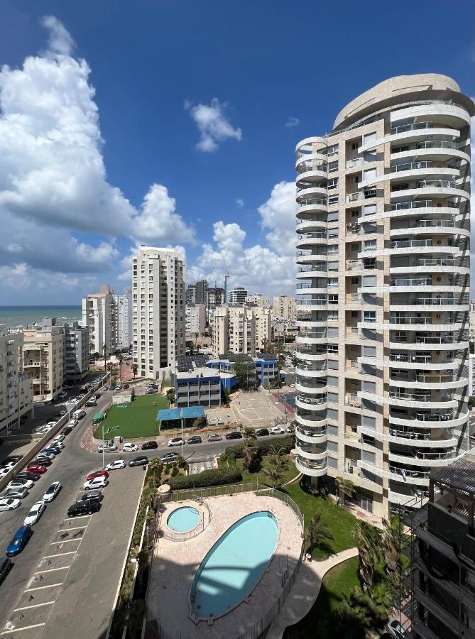 Isralux Apartments 巴特亚姆 外观 照片